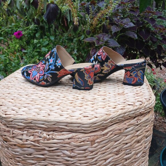 Naturalizer, Size 5M, Daria · Slip-on style - Picture 6 of 6